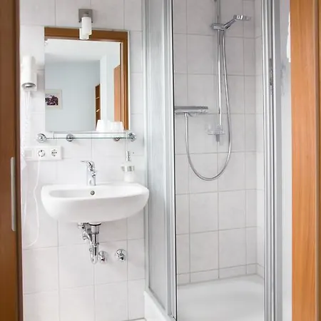Gaestehaus Zur Kurve Zirndorf Room photo