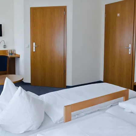 Gaestehaus Zur Kurve Zirndorf Room photo