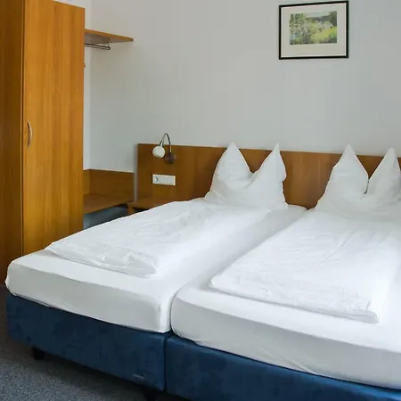 Gaestehaus Zur Kurve Zirndorf Room photo